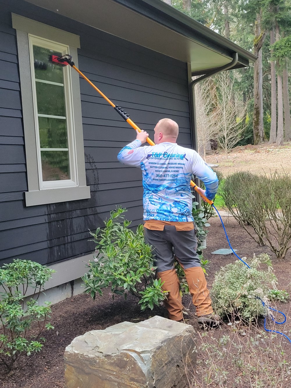 Window Cleaning in  Sammamish, WA