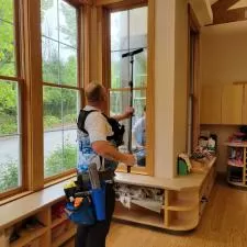 Commercial Window Cleaning in Issaquah, WA 1
