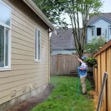 House Wash and Gutter Brightening in Sammamish, WA 1