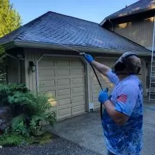 Roof Cleaning in Sammamish, WA 0