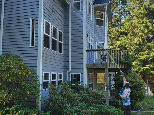 Service house washing